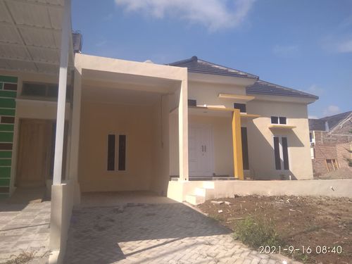 foto tampak rumah tipe 80 perumahan Bukit Royal Kencana 2