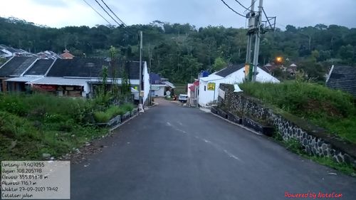foto posisi tengah perumahan Vania Regency 2