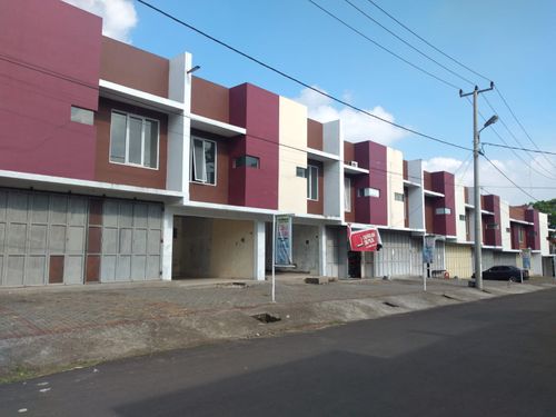 foto tampak rumah tipe RUKO perumahan Asri Residence Cintaraja