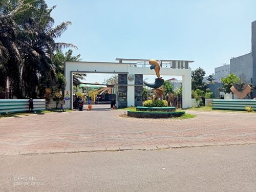 foto gerbang perumahan TAMAN TIARA REGENCY