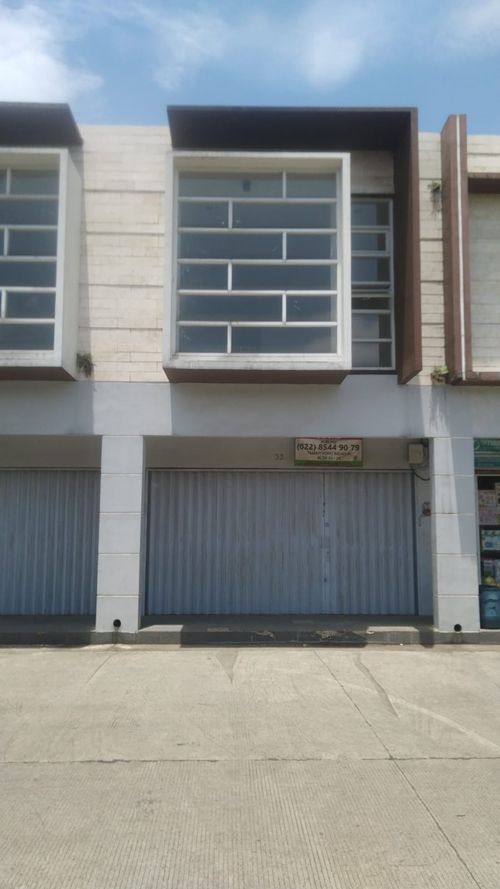 foto tampak rumah tipe 80/143 perumahan TAMAN KOPO INDAH V