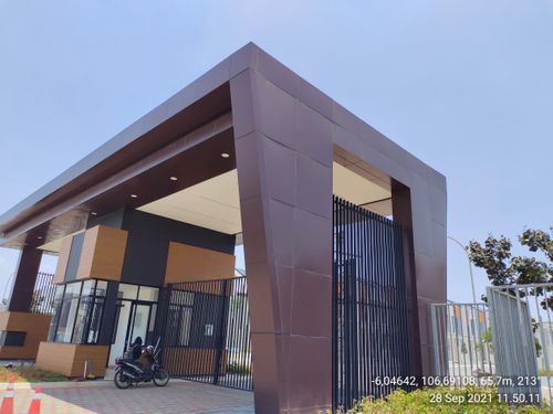 foto gerbang perumahan PIK2 - DISTRICT 17