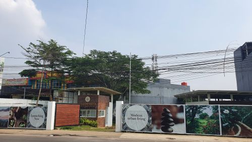 foto gerbang perumahan Alunara Residence Sawangan