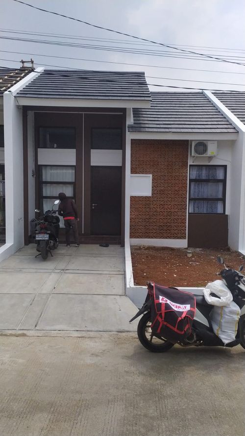 foto tampak rumah tipe 36/72 perumahan PADMA SERPONG