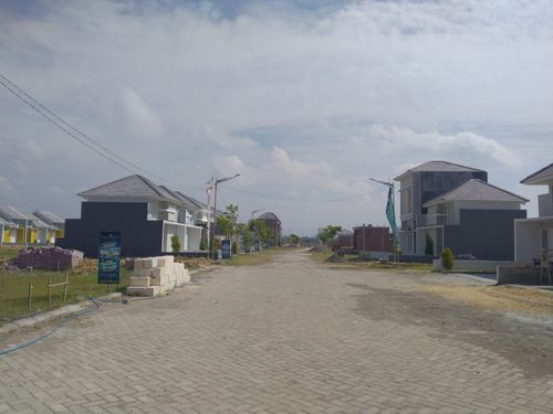 foto posisi tengah perumahan BHUMI NIRWANA SENTOSA