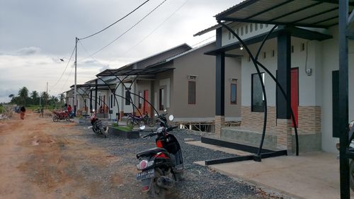 foto posisi tengah perumahan GRIYA RAYSAN IV