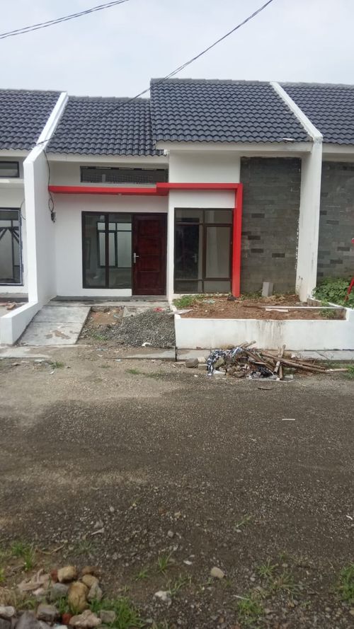 foto tampak rumah tipe Komersil perumahan TRIRAKSA VILLAGE 2
