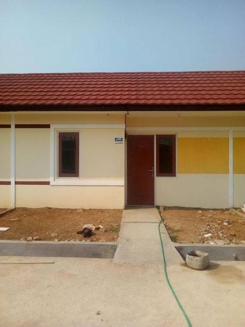 foto tampak rumah tipe TULIP Blok A perumahan Puri Nomira Cikampek