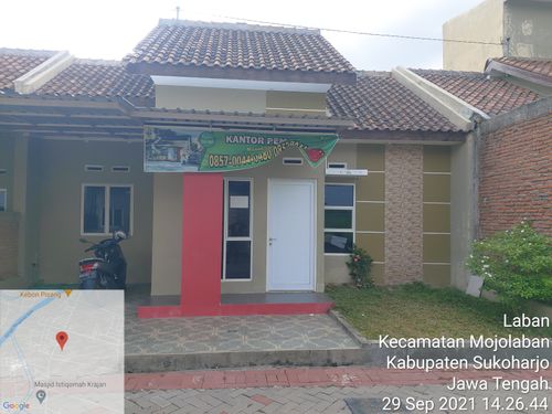 foto contoh rumah perumahan Graha Mandiri Laban