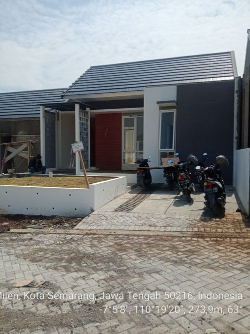 foto tampak rumah tipe Mahoni perumahan BSB Village Lokka Kayon