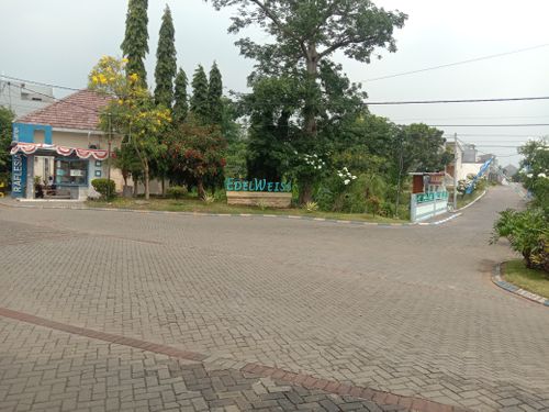 foto posisi tengah perumahan OMA INDAH KAPUK