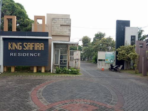 foto gerbang perumahan KING SAFIRA RESIDENCE