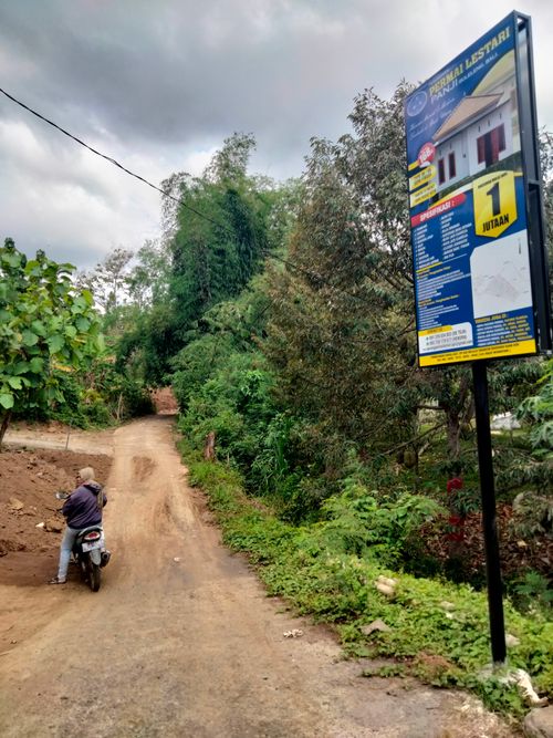 foto gerbang perumahan PERMAI LESTARI PANJI