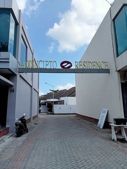 foto gerbang perumahan ADISUCIPTO RESIDENCE