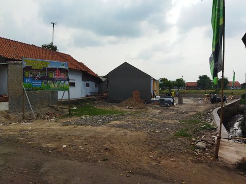 foto gerbang perumahan Green Plumbon Residence 2