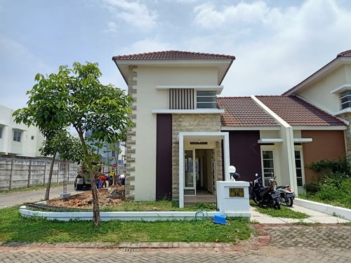 foto tampak rumah tipe ALAVA SUDUT perumahan Valencia Icon