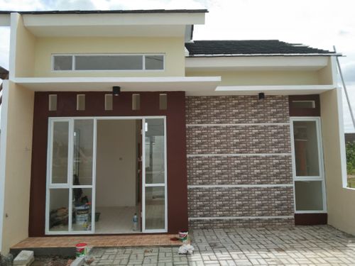 foto tampak rumah tipe 30/60 perumahan Graha Puri Jejalen