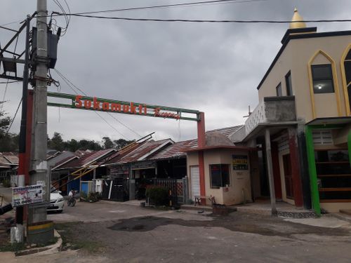 foto gerbang perumahan SUKAMUKTI REGENCY TAHAP 2