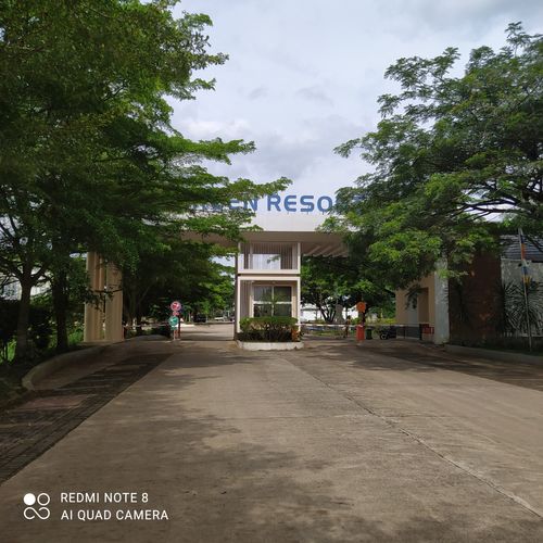 foto gerbang perumahan Green Resort