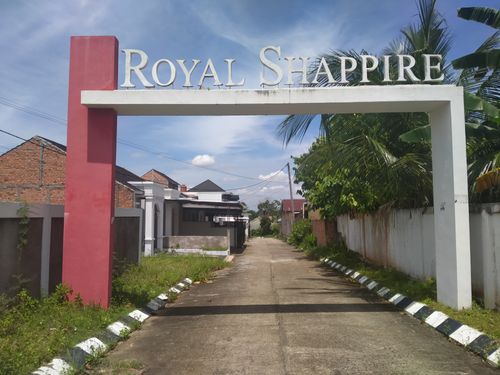 foto gerbang perumahan ROYAL SAPPHIRE