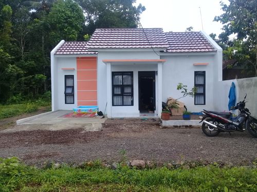 foto tampak rumah tipe 36/72 perumahan BANJAR INDAH KARANG TENGAH