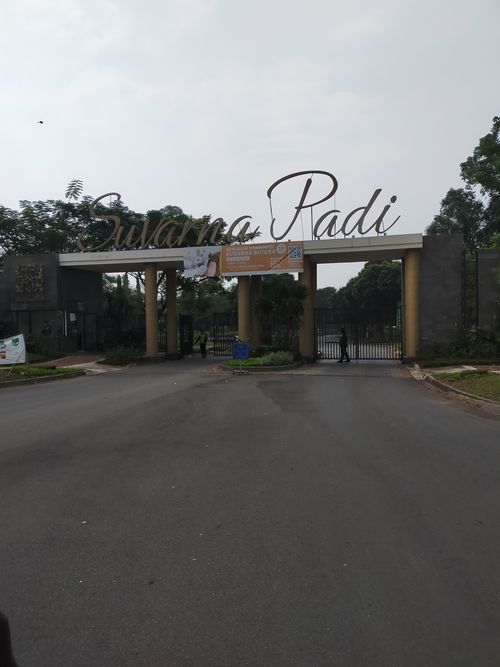 foto gerbang perumahan PONDOK DAMAR, SUVARNA PADI
