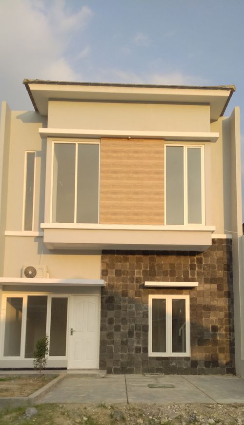 foto tampak rumah tipe 60/84 perumahan BHUMI NIRWANA SENTOSA