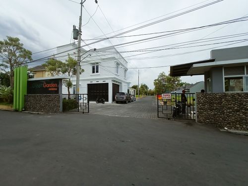 foto gerbang perumahan GREEN GARDEN RESIDENCE