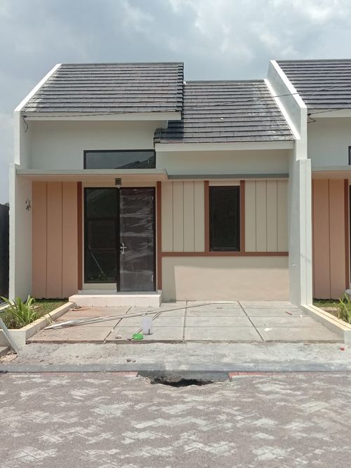 foto tampak rumah tipe 108/45 perumahan KSO PURI CEMPAKA