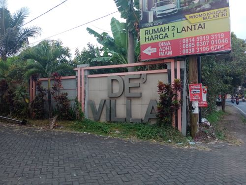 foto gerbang perumahan DE VILLA