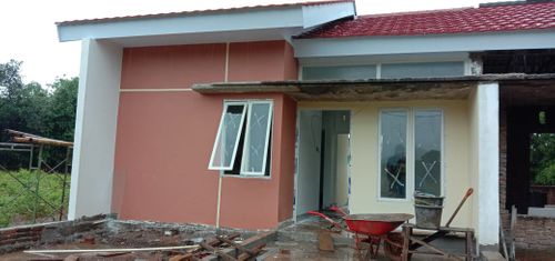 foto tampak rumah tipe Zamrud perumahan JESSINDO JAMBUA GREENLAND