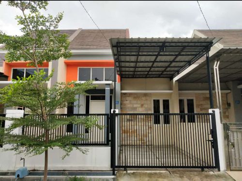 foto tampak rumah tipe 48/90 perumahan Berlian Cluster