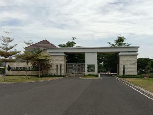 foto gerbang perumahan KAHURIPAN PARK