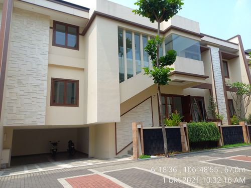 foto tampak rumah tipe A perumahan RAGUNAN SUITE