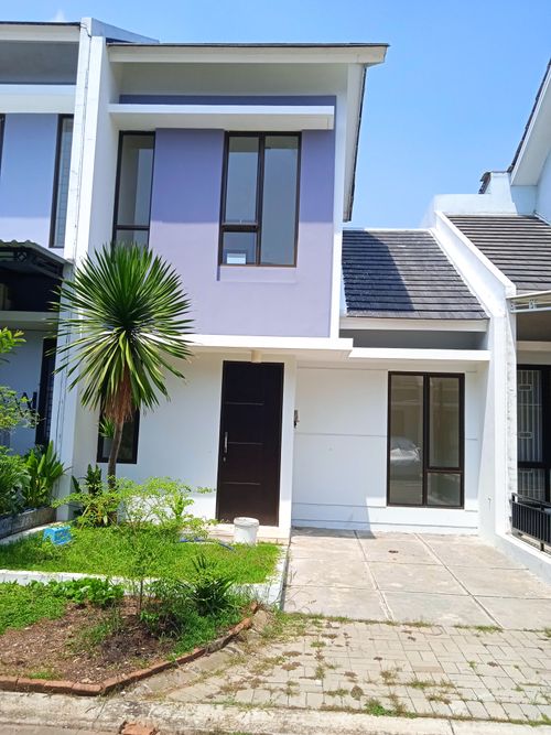 foto tampak rumah tipe HYACINTH perumahan Puri Jaya 1
