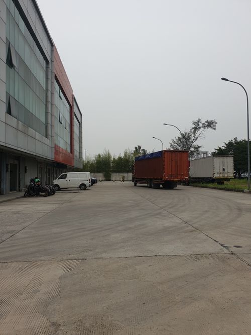 foto posisi tengah perumahan 3 MULTI GUDANG DAANMOGOT
