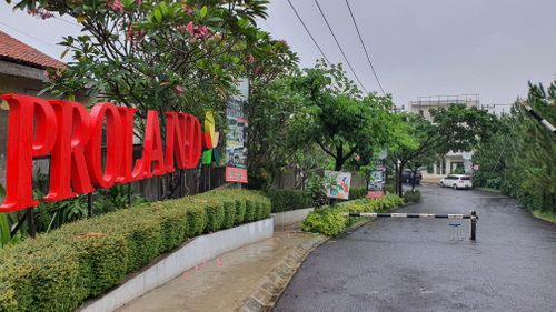 foto gerbang perumahan PROLAND CIBINONG