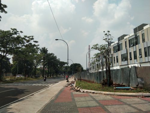 foto posisi tengah perumahan RUKO PROVENCE SUITES