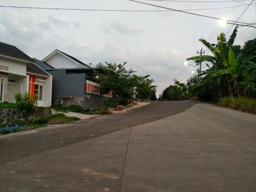 foto posisi tengah perumahan PERUMNAS BUKIT BERINGIN LESTARI