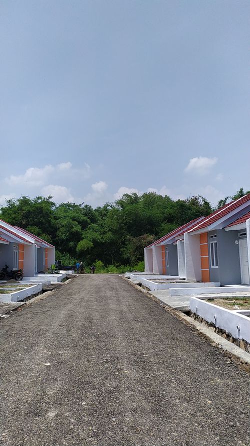 foto posisi tengah perumahan Taman Cherry 2