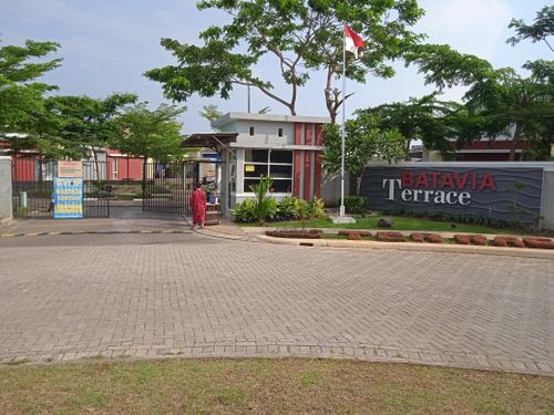 foto gerbang perumahan Puri Jaya 6