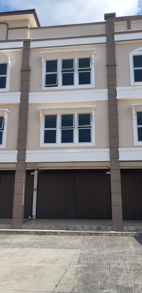 foto tampak rumah tipe C No.5 perumahan KOMPLEK D'GREEN CITY RUKO BLOK C & C1