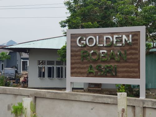 foto gerbang perumahan GOLDEN ROBAN ASRI