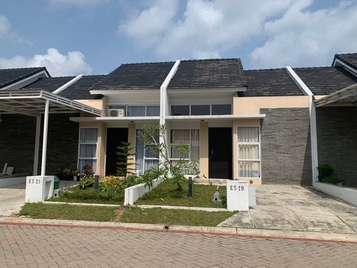 foto tampak rumah tipe F perumahan Green Resort