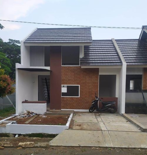 foto tampak rumah tipe 40/116 perumahan PADMA SERPONG