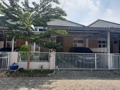 foto tampak rumah tipe 65/112 perumahan CAKRA LAND TOWN HOUSE