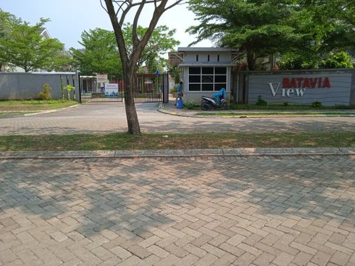 foto gerbang perumahan Puri Jaya 8