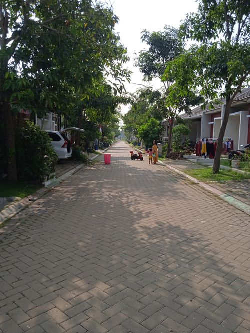 foto posisi tengah perumahan Puri Jaya 8