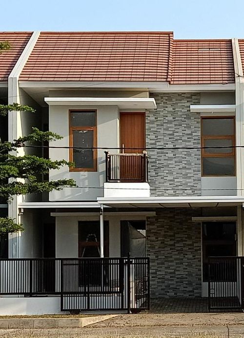 foto tampak rumah tipe 108 perumahan PURI CISARANTEN