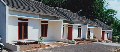 foto tampak rumah tipe 36/72 perumahan Bumi Cikundul Regency